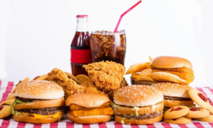 fast food 300x180 - Alimentos Que Causam Espinhas